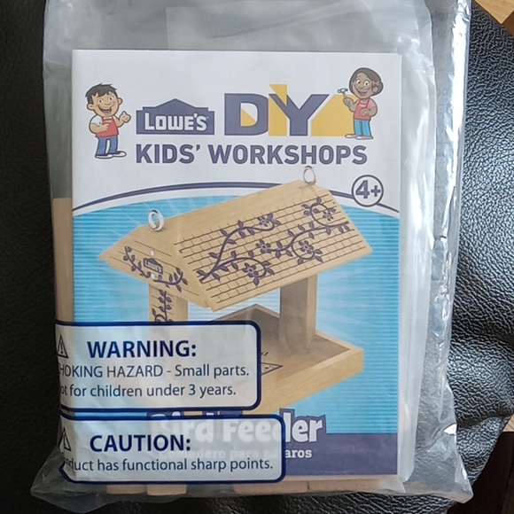 Lowe's diy Bird.House - Picture 1 of 2